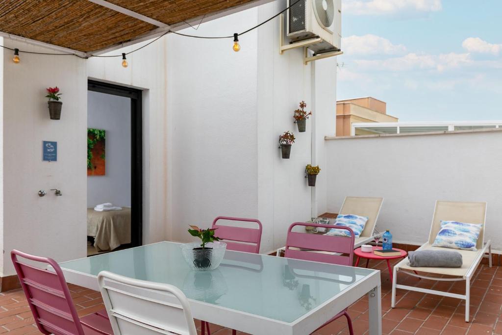 Holiday Rentals Tempa Museo - Duplex Four-Bedroom Apartment With Private Terrace (5 Adults)