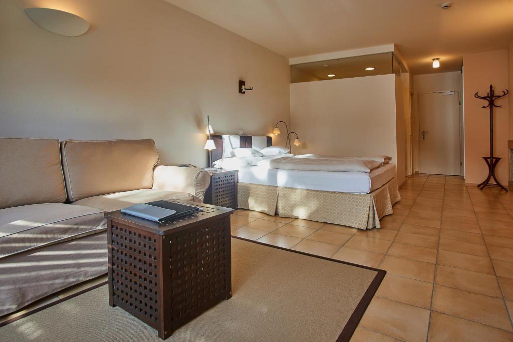 Postel nebo postele na pokoji v ubytování Hotel Edelweiss