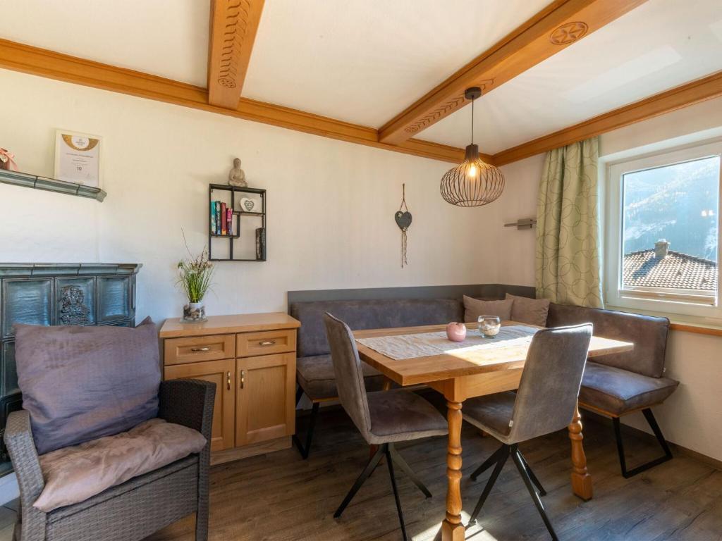 Posezení v ubytování Apartment in Stuhlfelden near Ski Lift