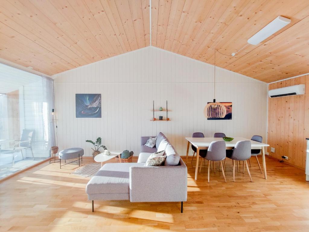 Destination Senja - Stonglandseidet - Two-Bedroom Apartment
