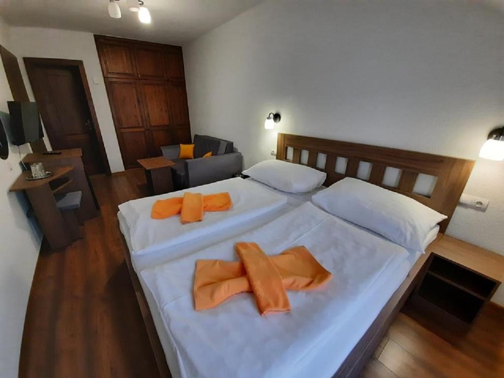 Hotel Flora, Besenyőfalu – 2023 legfrissebb árai