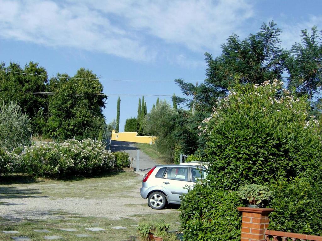 Zahrada ubytování Holiday Home in Fucecchio with Pool