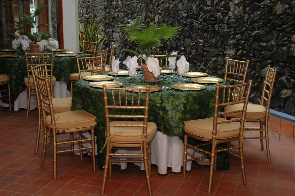 Restaurace v ubytování Hotel Casa del Arbol