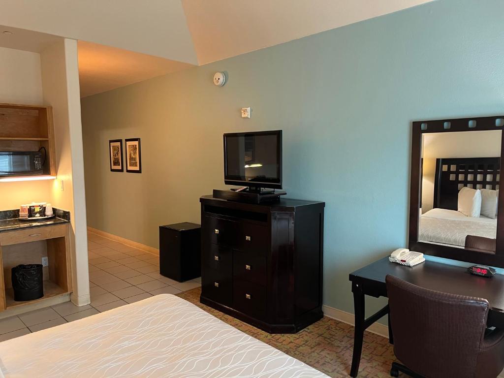 Sunchase Inn & Suites - King Room - Accès Aux Handicaps / Non-fumeur