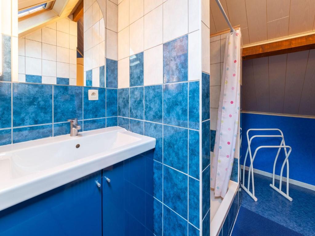 Koupelna v ubytování Holiday Home in Ardennes near La Roche Castle