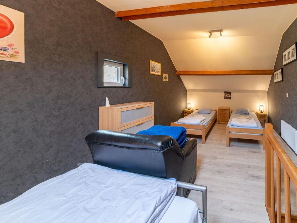 Postel nebo postele na pokoji v ubytování Holiday Home in Ardennes near La Roche Castle