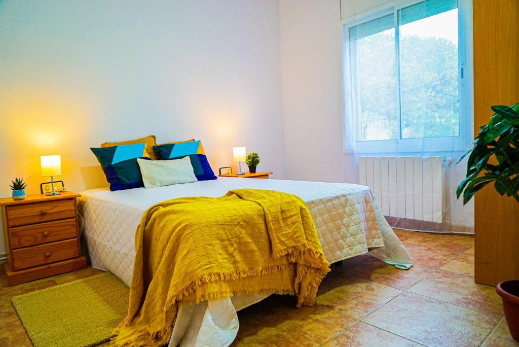 Fotografia z galérie ubytovania Villa con PISTA DE PADEL privada, piscina y Barbacoa, con más de 1800m2 de terreno, Villa Can Ramón v destinácii Papiolet