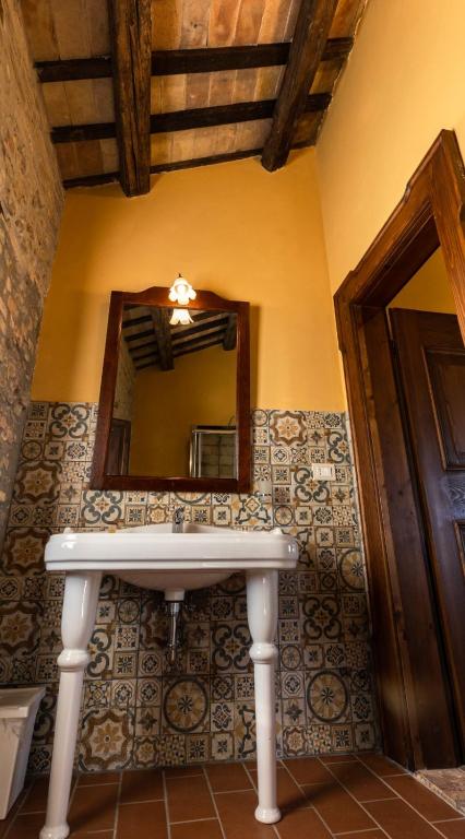 Castello di Petecciano B&B - Chambre Double De Luxe Avec Balcon Et Vue En Mer