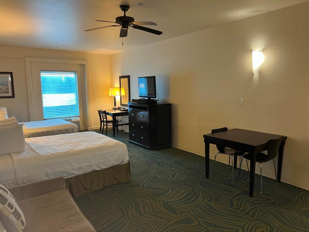 Sunchase Inn & Suites - Suite Queen Avec Deux Lits Queen Et Canapé-lit