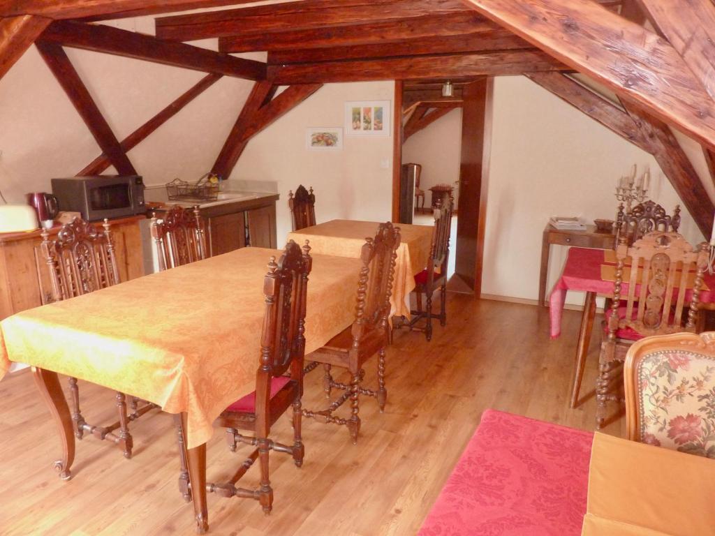 Posezení v ubytování ADRIHOF à Riquewihr, Cour de l'Abbaye d'Autrey