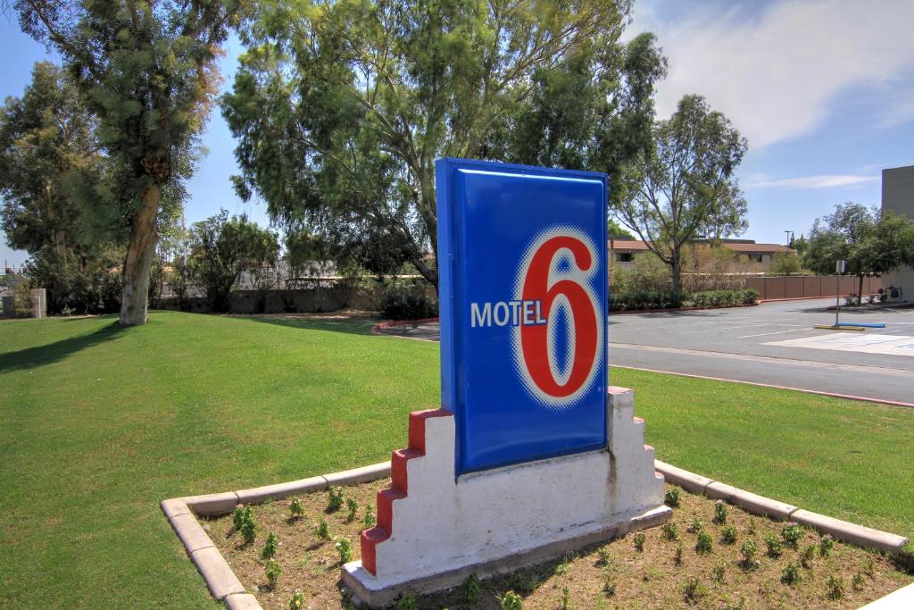 Certifikát, hodnocení, plakát nebo jiný dokument vystavený v ubytování Motel 6 Tempe, AZ Phoenix Airport Priest Dr