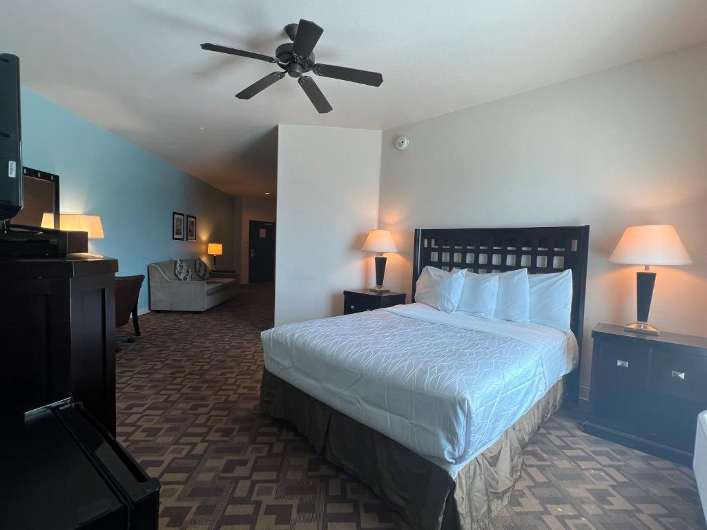 Sunchase Inn & Suites - Suite Queen Avec Canapé-lit