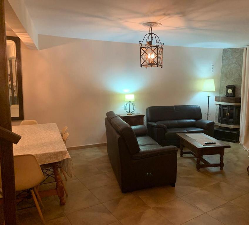 Posedenie v ubytovaní La Casa Verde en Sanabria de 4 habitaciones y 2 baños