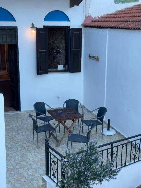 Casa Nikolou Halki - Two-Bedroom House