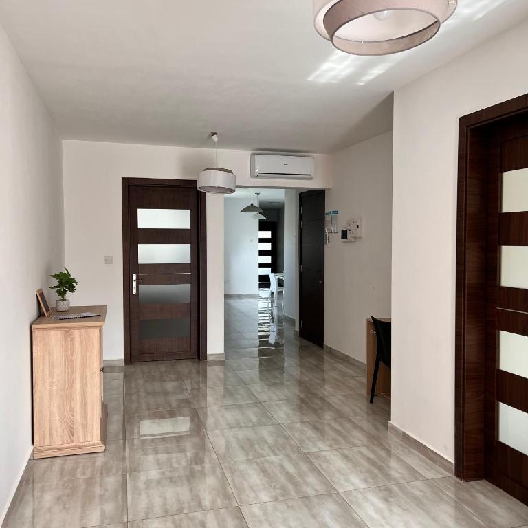 Fotografie z fotogalerie ubytování F4 Room 3, Private Room two single beds shared bathroom v destinaci Msida