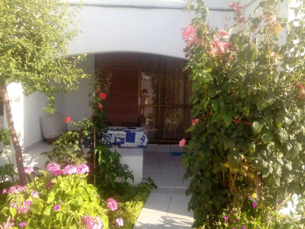 Vonkajšia záhrada v ubytovaní Villas Irene 4 Family Apartments