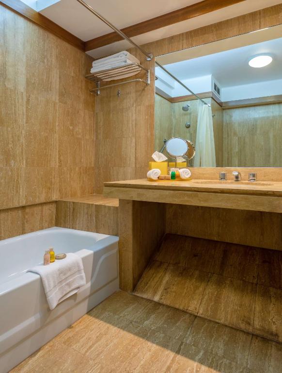Koupelna v ubytování Sonesta Hotel El Olivar