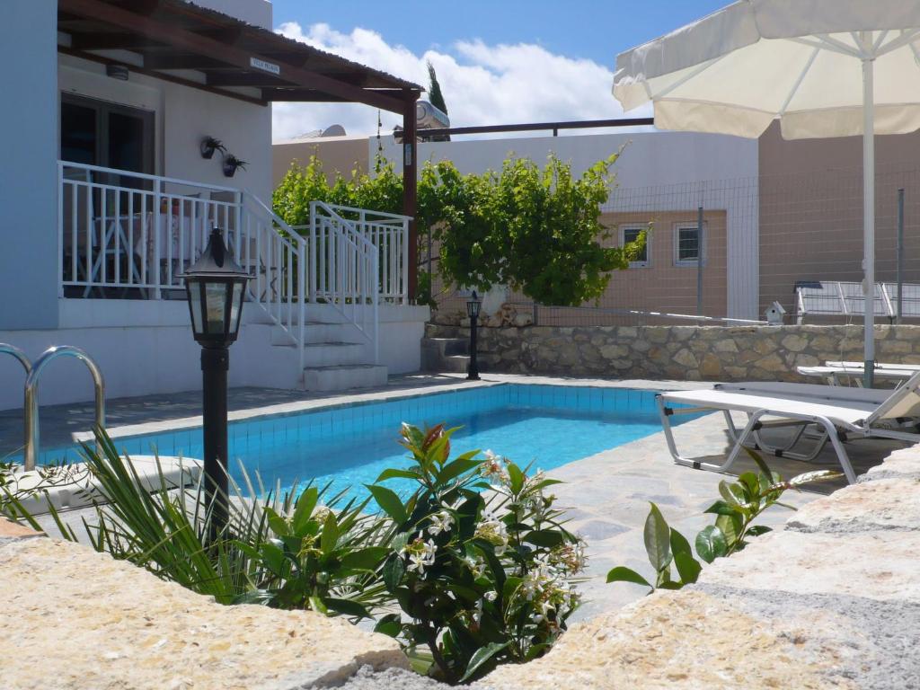 Bazén v ubytování Stylish Villa in Loutra nebo v jeho okolí
