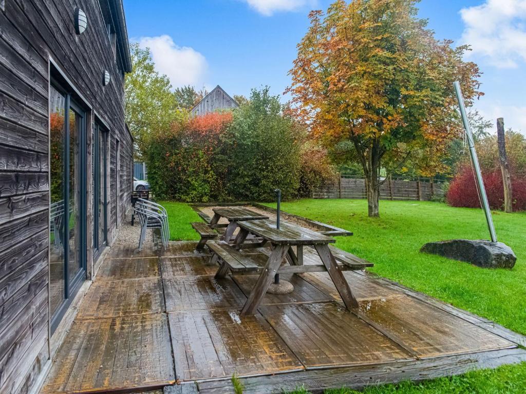 Zahrada ubytování Holiday Home High Fens near Ski Lift
