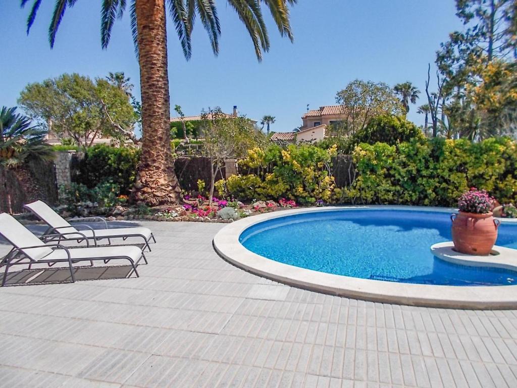Fotografie z fotogalerie ubytování Villa in Bay of Roses with Private Pool v destinaci Sant Pere Pescador