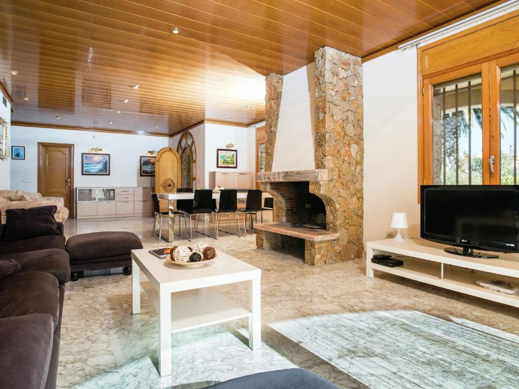 Fotografie z fotogalerie ubytování Villa in Bay of Roses with Private Pool v destinaci Sant Pere Pescador