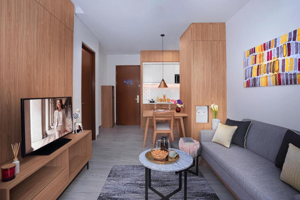 TV a/nebo společenská místnost v ubytování Citadines Sudirman Jakarta