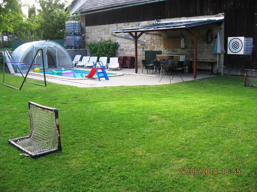 Herní místnost nebo prostor pro děti v ubytování Villa in Zelenecká Lhota with Private Pool