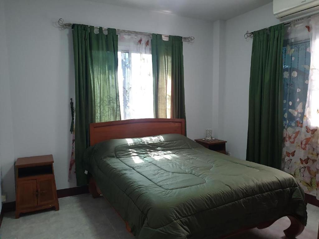 Karun House Chiang Mai, bungalow for 6 in a quiet neighborhood - Villa De Dos Dormitorios