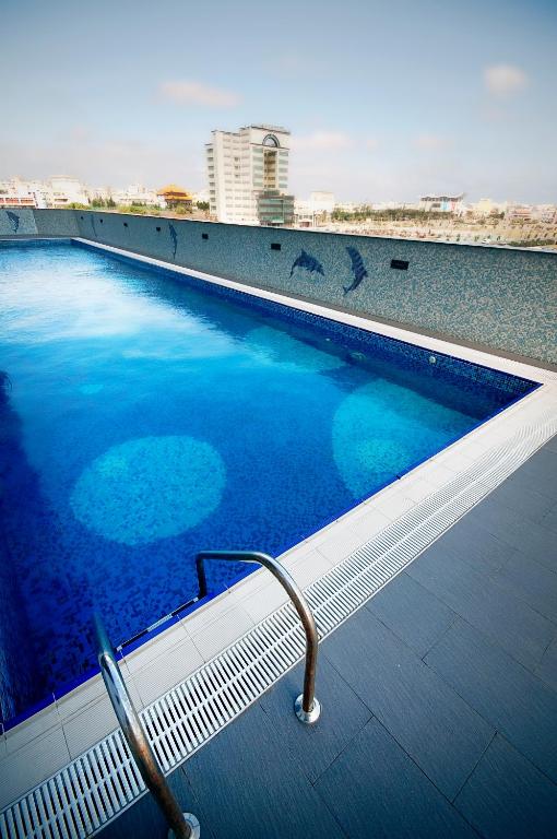 Bazén v ubytování Yaling Hotel nebo v jeho okolí
