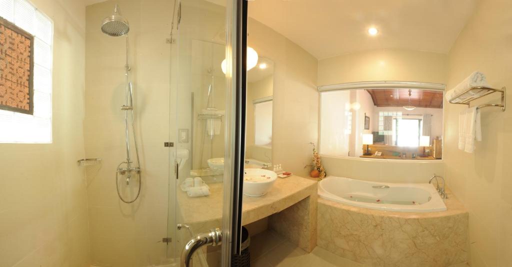 Phòng Deluxe Giường Đôi Nhìn Ra Sông