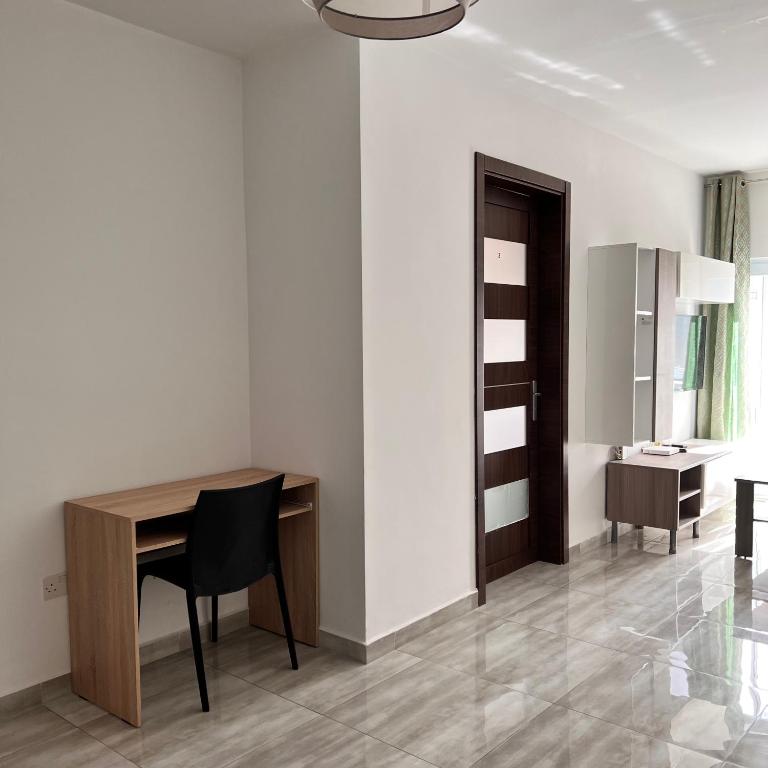 Fotografie z fotogalerie ubytování F5 Room 3, Private Room two single beds shared bathroom in shared Flat v destinaci Msida
