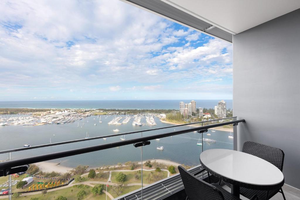 Meriton Suites Southport - Resim 39