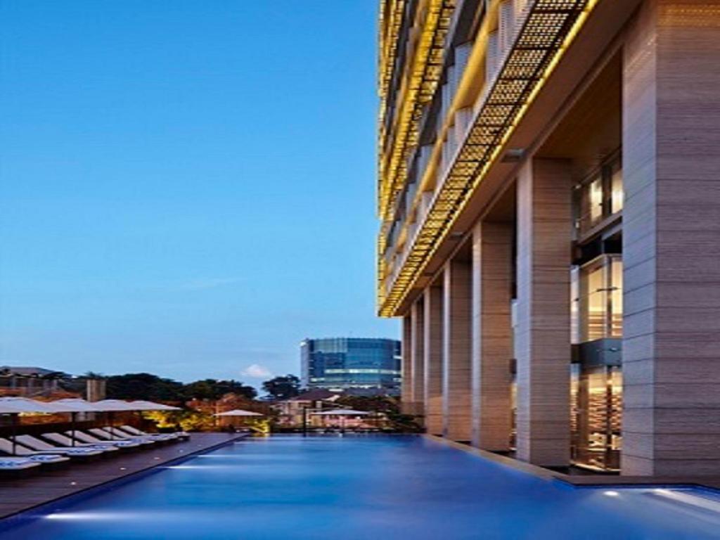 Bazén v ubytování Fraser Residence Menteng Jakarta nebo v jeho okolí
