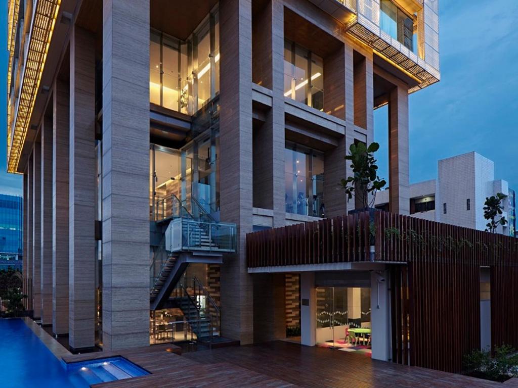 Bazén v ubytování Fraser Residence Menteng Jakarta nebo v jeho okolí