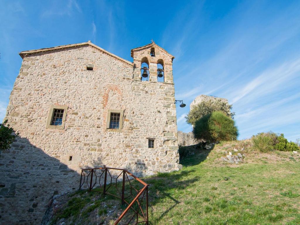 Kép Apartment in Petrella Guidi with Medieval Charm szállásáról Petrella Guidiban a galériában