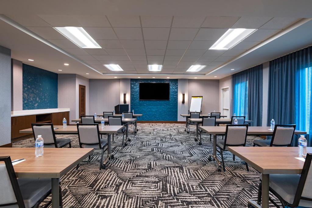 Hyatt Place Austin Lake Travis/Four Points photo