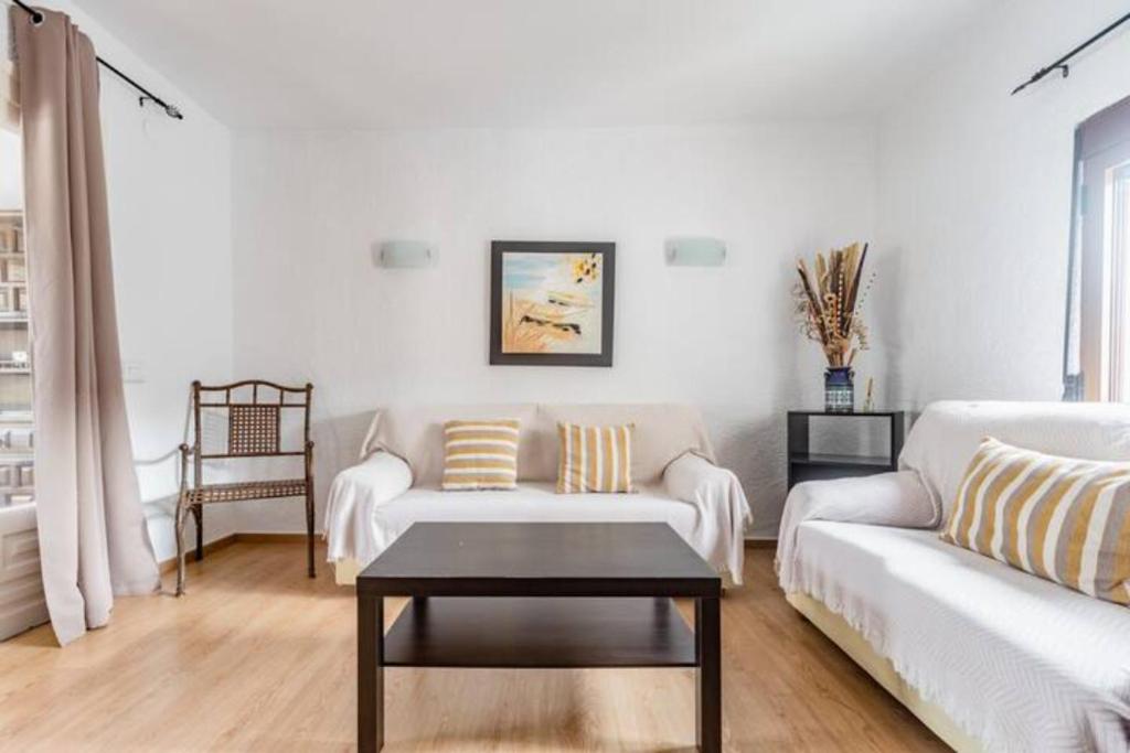 Posteľ alebo postele v izbe v ubytovaní Cala Blanca Javea/Residence, beach, pool, tenis A/C