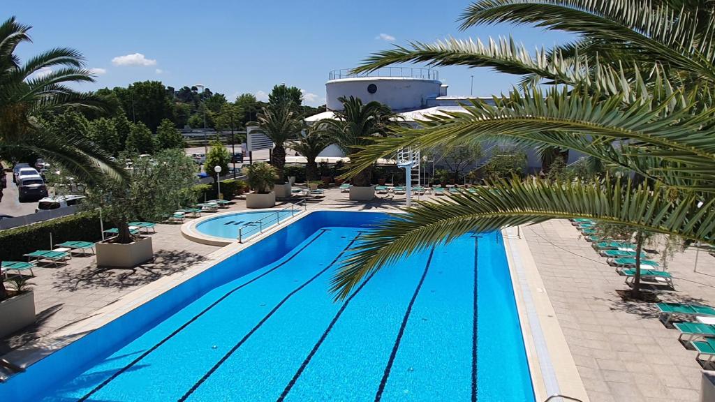 Bazén v ubytování Hotel Cormoran nebo v jeho okolí