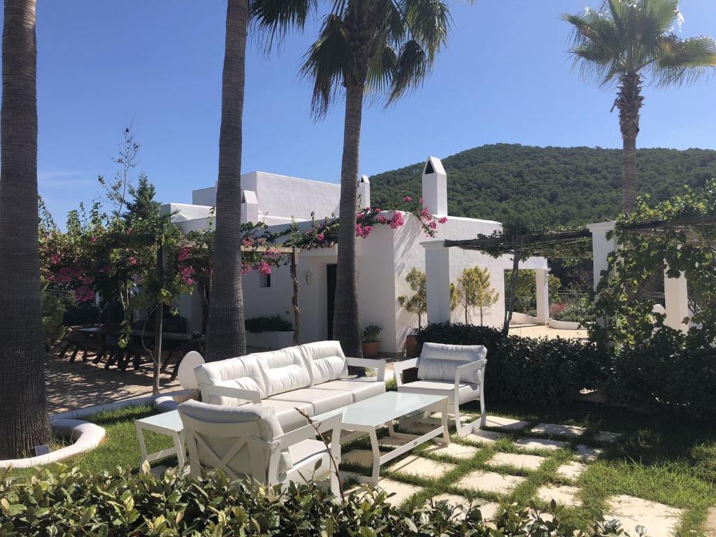 Farmhouse in Sant Miguel de Balansat with Pool, Sant Miquel ...