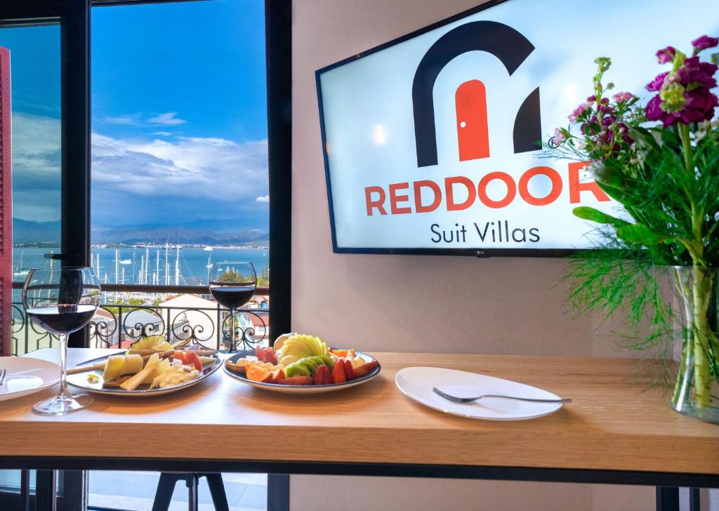 Reddoors Suites Sea View - 10