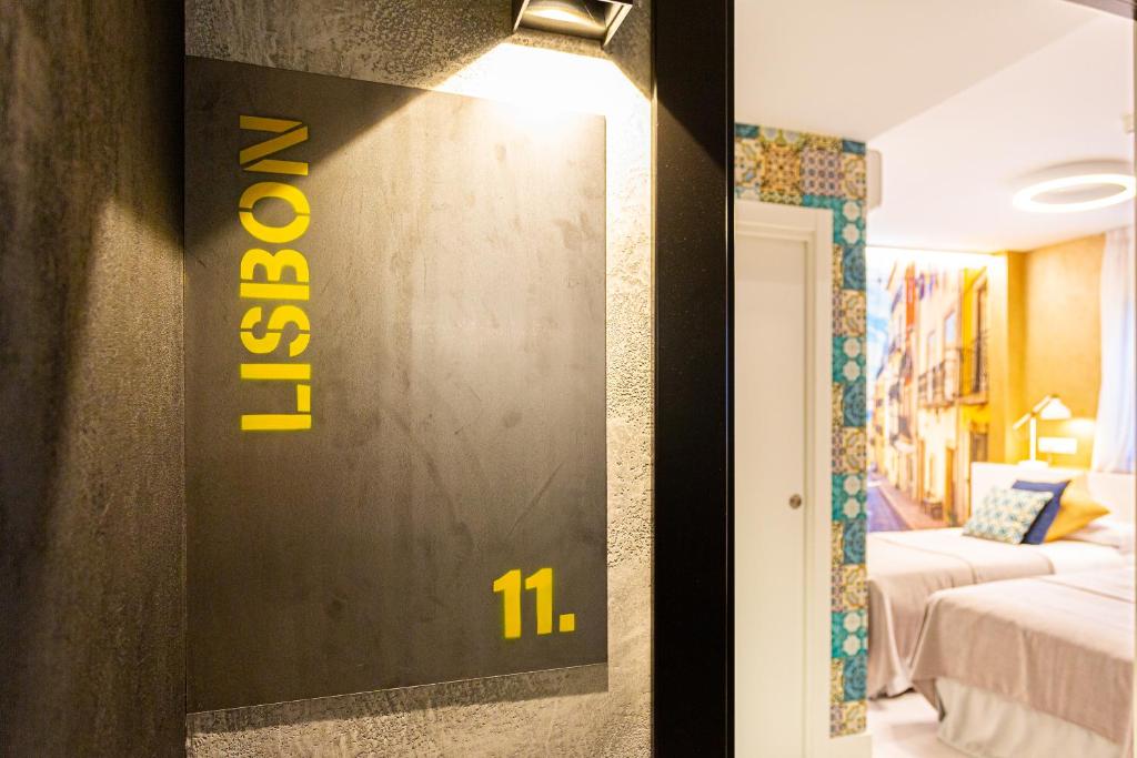 Fly Rooms Madrid Airport - 9