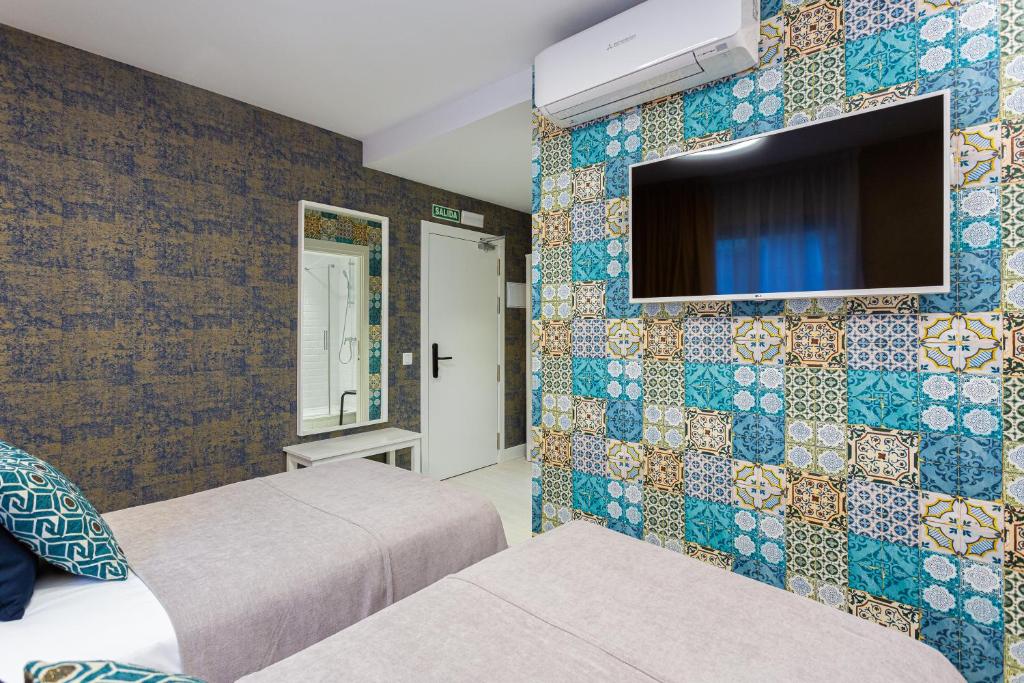 Fly Rooms Madrid Airport - 5