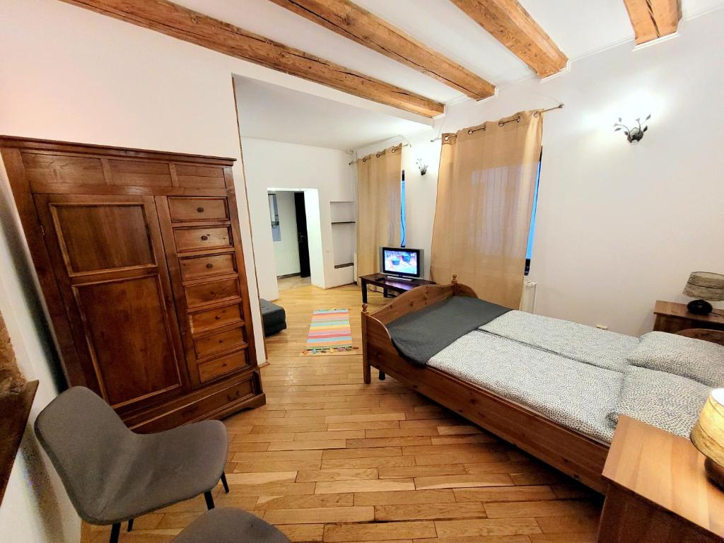 Main Square Apartments & More - Estudio Familiar