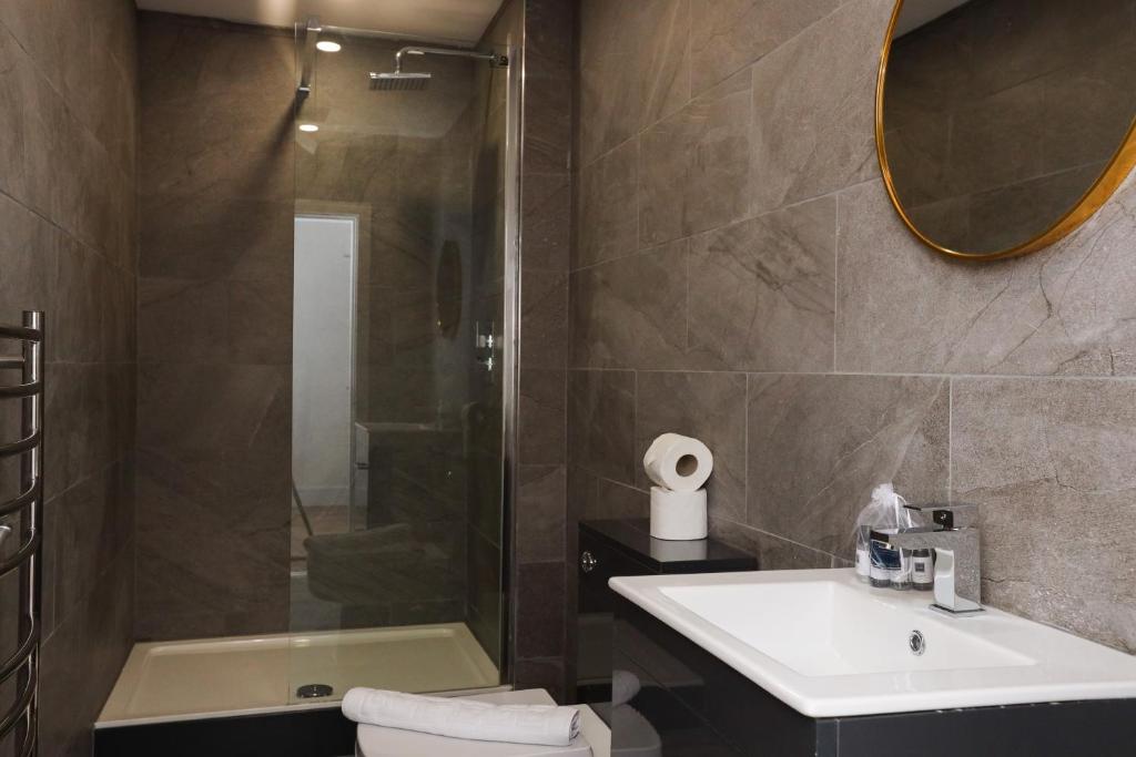 Concert Square Apartments By Happy Days - One-Bedroom Apartment