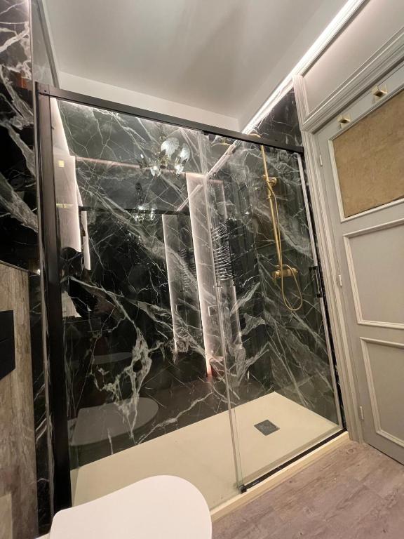 madrid central gran via Suites - Resim 31