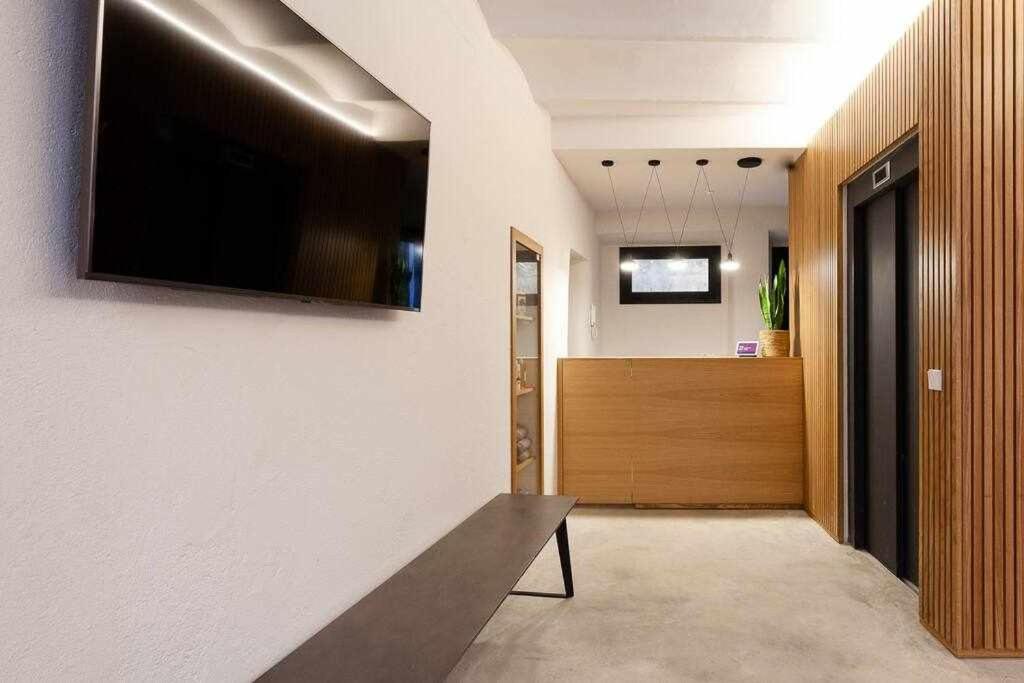 Velo Vern 1 Beautiful new apartment 2 bed ensuite, Girona ...