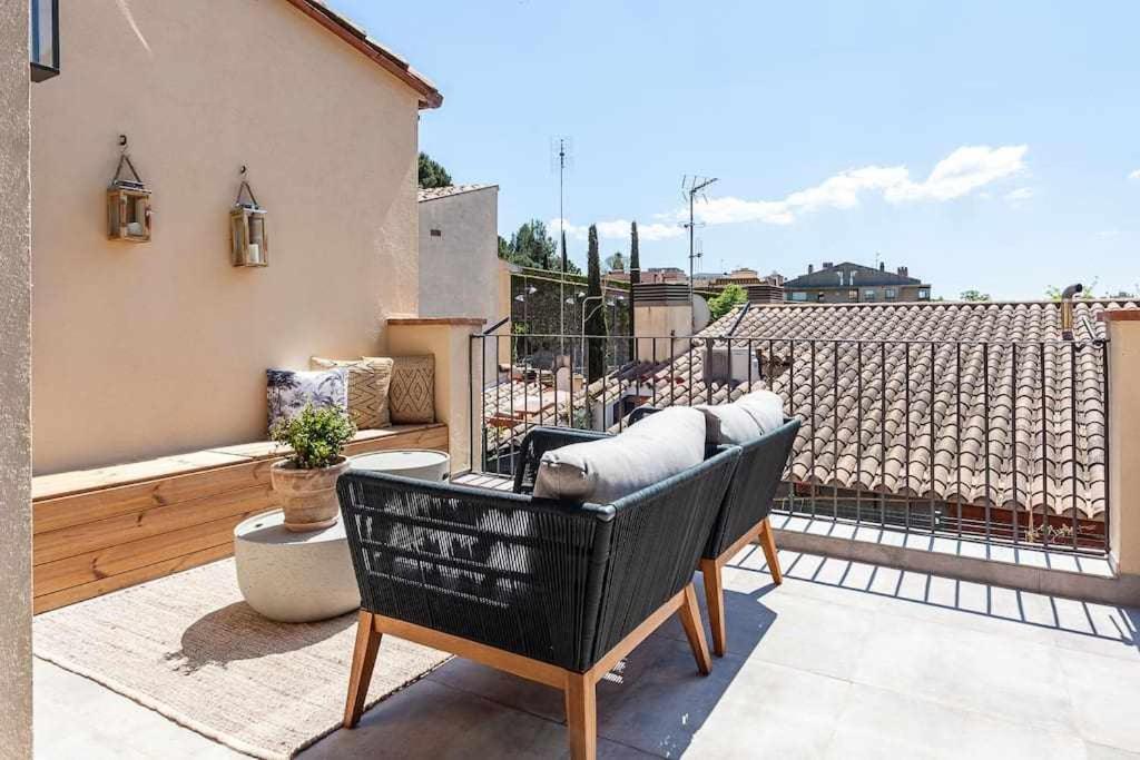 Rõdu või terrass majutusasutuses Velo Vern 3- Luxury penthouse w views of city wall