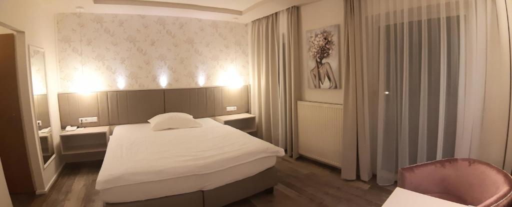 Hotel-Restaurant Gollner - Large Single Room