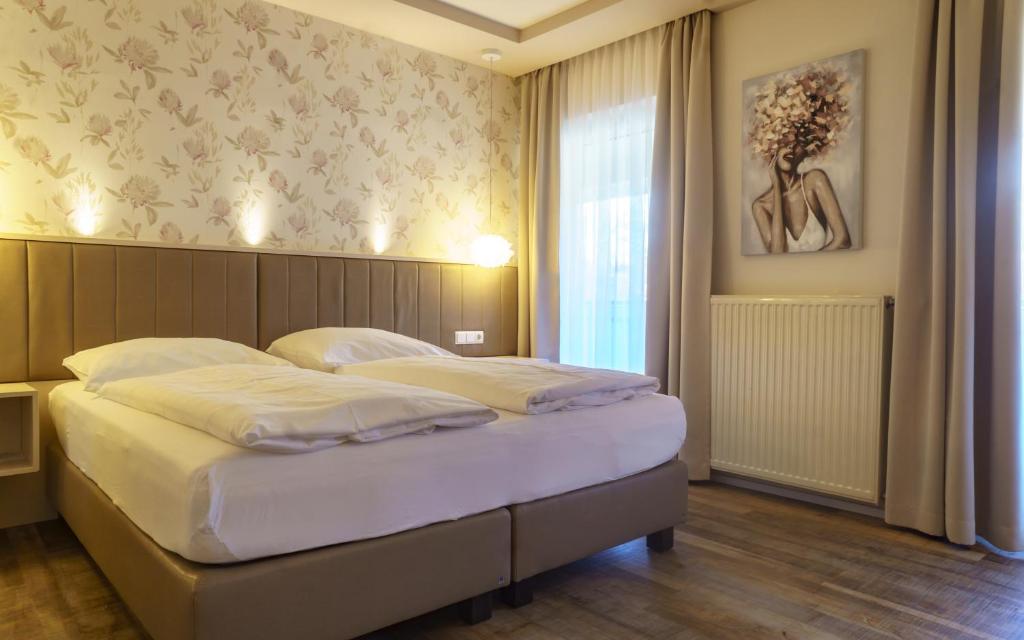 Hotel-Restaurant Gollner - Double Room With Balcony