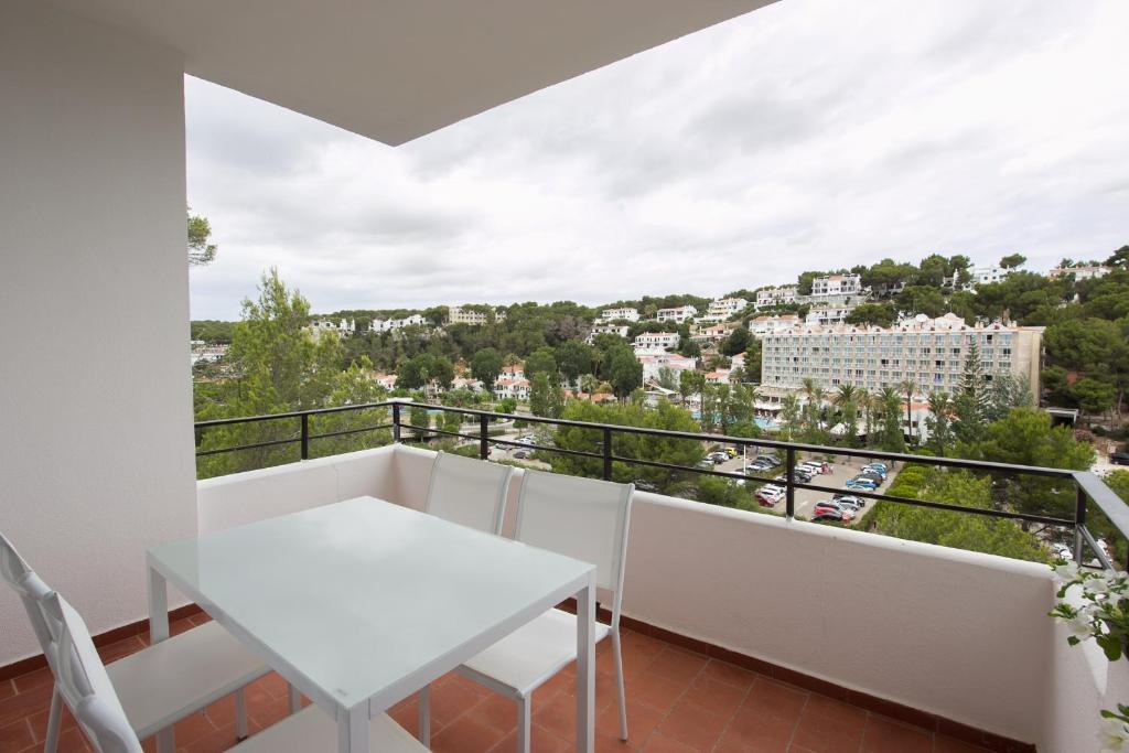 A balcony or terrace at Apartamentos El Rio